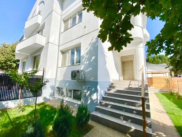 vila moderna | zona iancu nicolae | langa padure