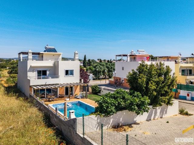 Vila nova de 4 quartos perto da Praia dos Cavacos, Olhão, Al. 217m² Olhão