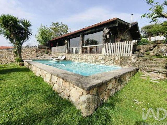 Vila Nova De Cerveira Viana Do Castelo 102407603