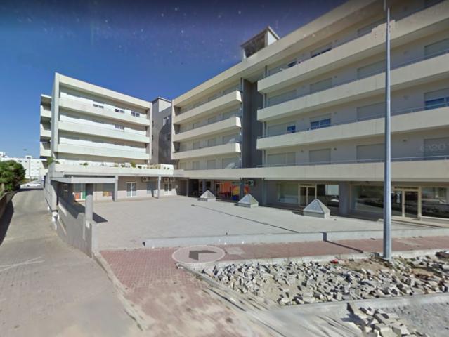 Vila Nova de Famalicão Braga 4760 000 LS81825127