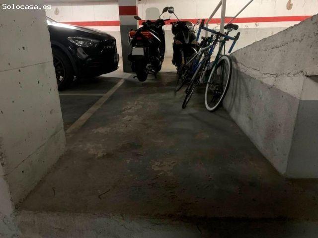 Vila Olímpica, plazas de parking y moto