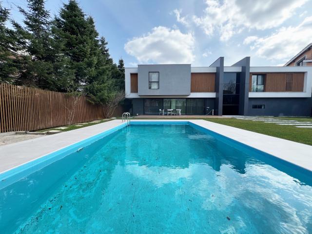 Vila cu arhitectura moderna, 6 camere, piscina, teren 1000mp, IANCU NICOLAE