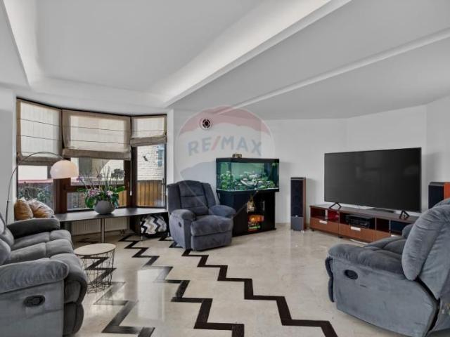 Vila cu design spectaculos, tehnologie smart & lifestyle complet