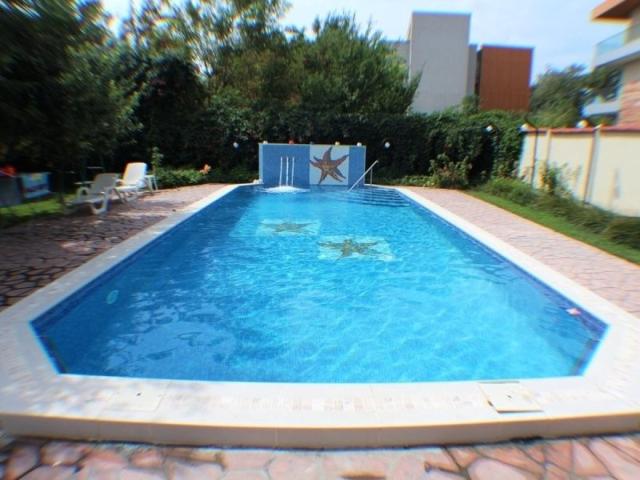 vila cu piscina | teren 1400 mp | lac baneasa