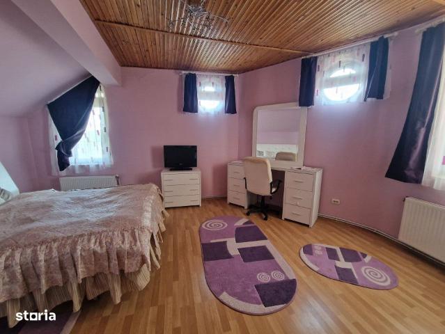 Vila cu Priveliste Panoramica si Versatilitate Unica – Str. Branului