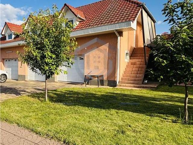 Vila cu 14 camere si 3405 mp teren in sanmartin