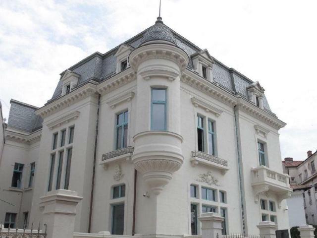 Vila cu 21 camere la Km. zero in BucurestiBirouri exclusive/Misiune diplomatica