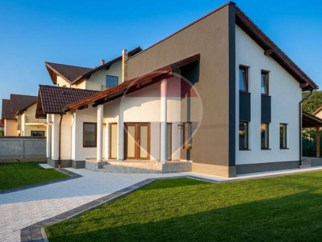 Vila cu 4 camere de inchiriat in zona Primaverii
