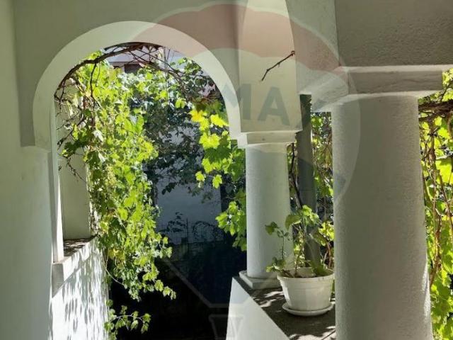 Vila cu 5 camere de inchiriat in zona Aviatiei D+P+E1