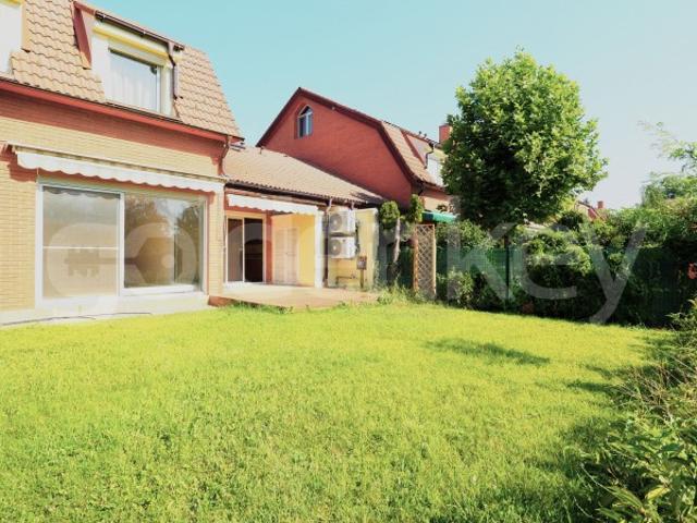 Vila cu 6 camere in complex rezidential cu piscina | ID:3312307