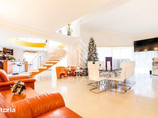 Vila cu 7 camere, curte proprie, loc de parcare, Dumbravita