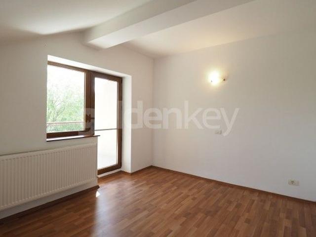 Vila cu 7 camere in complex rezidential | ID:1583054