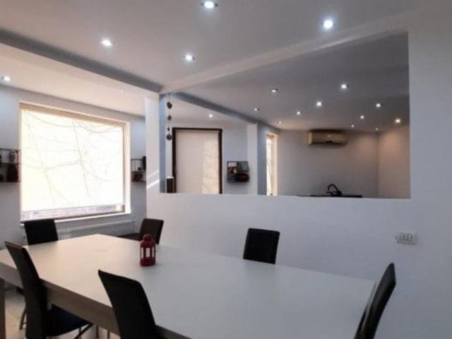 Vila cumpana p+1 | 2 corpuri | 195 mp |