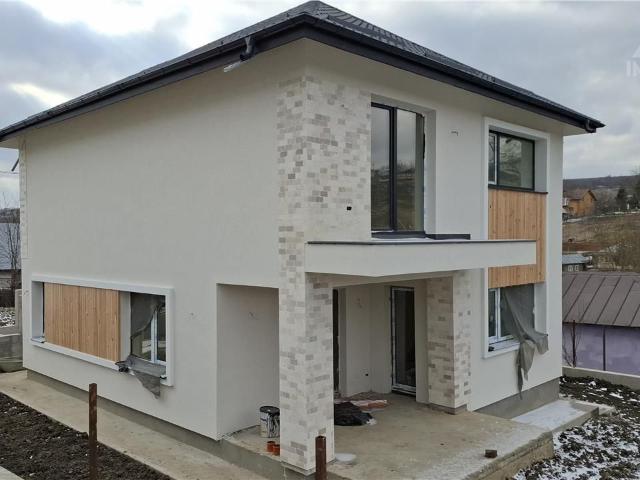 Vila Casa 4 camere, Rediu, Incalz Pard, Terasa acoperita, 0% Comision