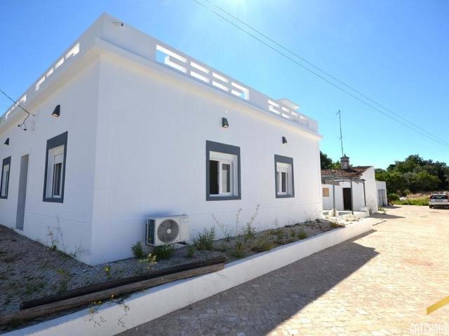 Vila com 2 quartos mais 2 anexos em Loule, Algarve Gatehou. 208m² Loulé São Sebastião