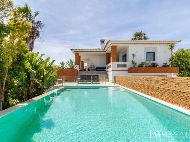 Vila Contemporânea em Localização Privilegiada em Lagos