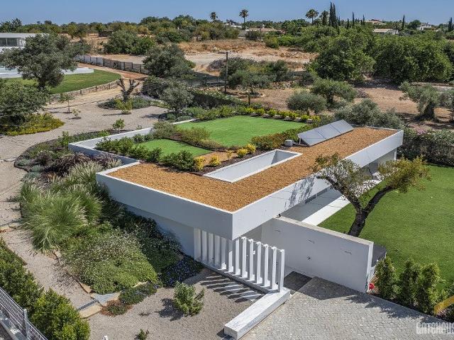 Vila contemporânea moderna com 3 quartos em Almancil, Algarv. 186m² Almancil