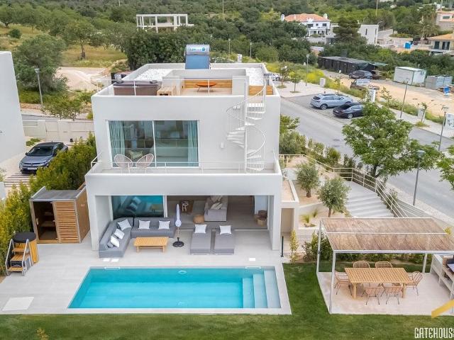 Vila contemporânea moderna de 3 quartos em Santa Bárbara de. 166m² Santa Bárbara De Nexe