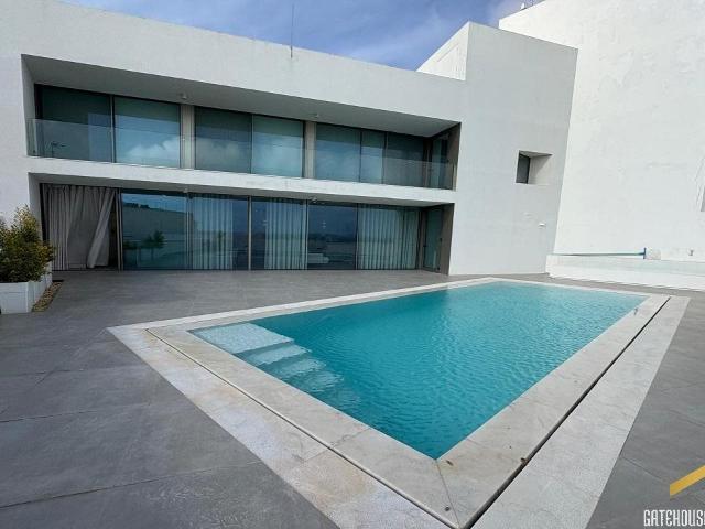 Vila de frente para o mar com vista para o oceano em Albufei. 168m² Albufeira e Olhos de Água