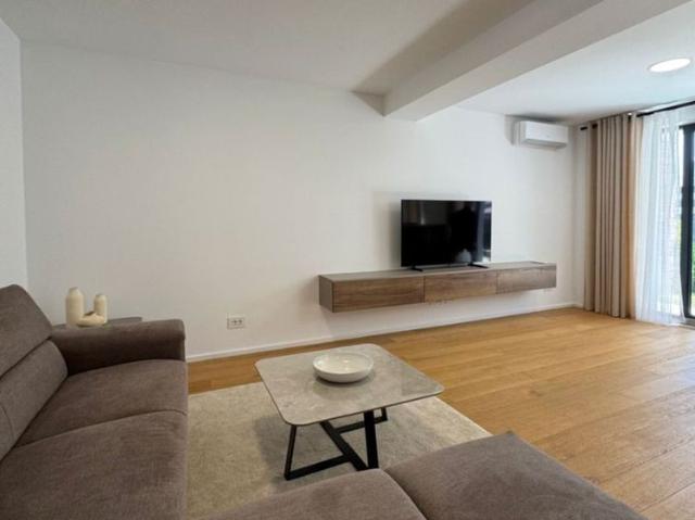 VILA DE INCHIRIAT | PIPERA\VOLUNTARI | PRIMA CHIRIE