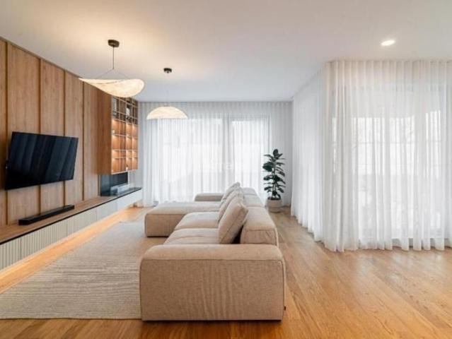 Vila de lux tip duplex | complex rezidential cu piscina | Pipera