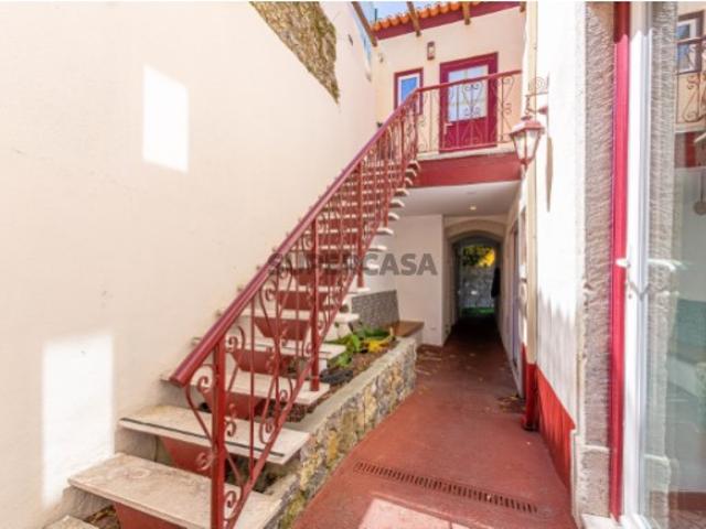 Vila de Sintra, Hostel com 11 apartamentos