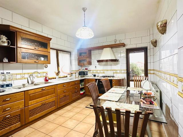 Vila de vanzare cu mansarda si teren de 1760 mp Corbeanca