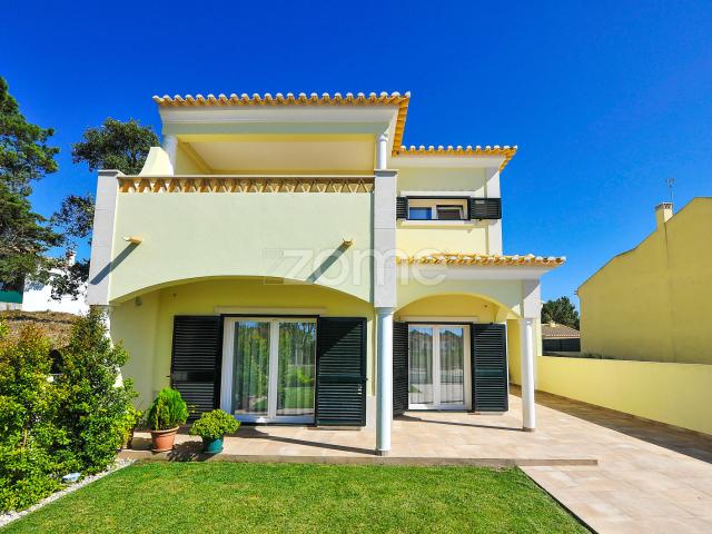 Vila de 4+1 Quarto em Ericeira