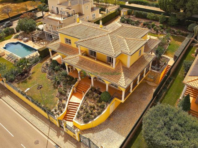 Vila de 4 quartos com piscina e jardim em Fonte Santa