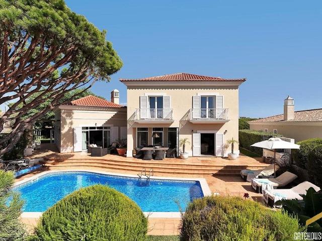 Vila de 4 quartos para venda em The Village, perto do Vale d. 389m² Almancil