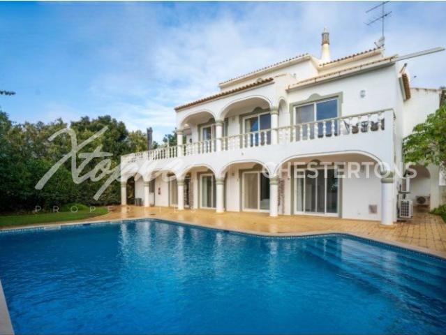 Vila de 5 Quartos em Loulé 486m² Loulé São Clemente