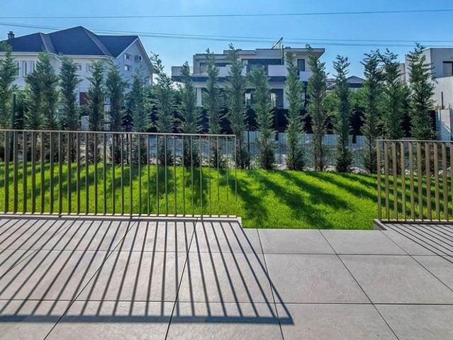 Vila exclusivistă, prima închiriere, GreenLake
