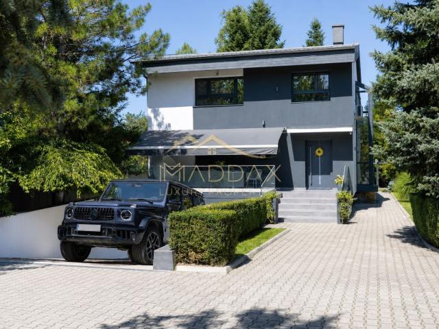 Vila Exclusivista cu 5 camere *3000mp curte si deschidere la lac* / Snagov