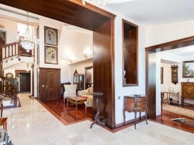 Vila exclusivista de inchiriat | pe malul lacului Snagov