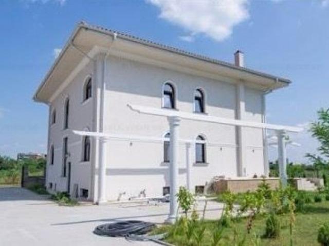 Vila eleganta de inchiriat in zona Sisesti – 4 dormitoare, curte generoasa, Bucuresti