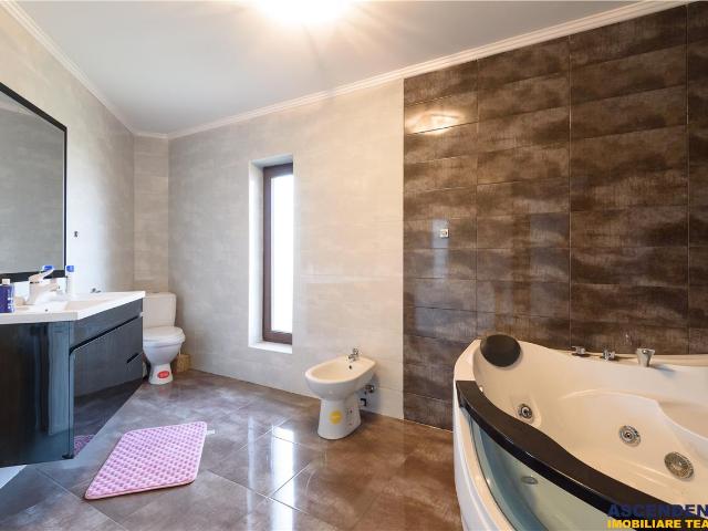 Vila eleganta, spatii generoase, conditii deosebite, Harman