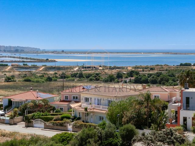 Vila elegante com vista panorâmica para a Ria de Alvor – Val. 314m² Odiáxere