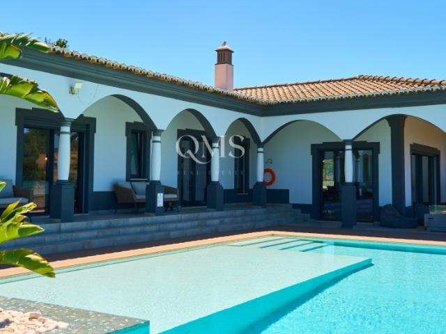 Vila Familiar Excecional para Arrendamento de Longa Duração no Algarve