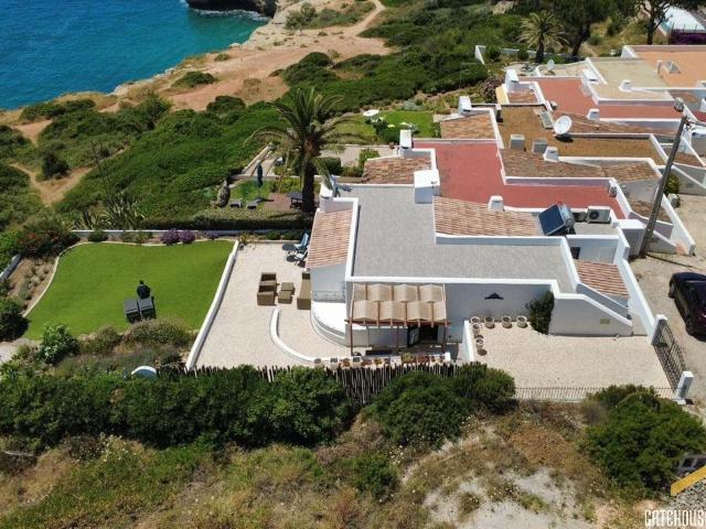 Vila geminada de 2 quartos junto ao mar em Carvoeiro, Algarv. 84m² Lagoa e Carvoeiro