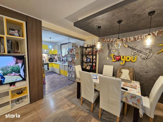 Vila ideală pentru familie, cu panouri fotovoltaice, situată în livadă