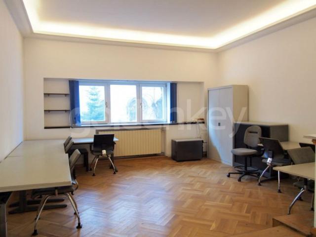 Vila impozanta cu 15 camere, 700mp utili perfecta pentru birouri | ID:271196
