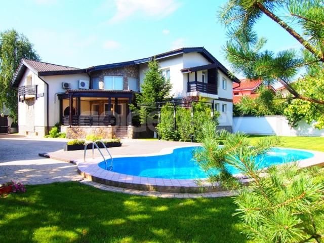 Vila impresionanta cu piscina incalzita, garaj 2 masini si gradina de 770 mp | ID:8466