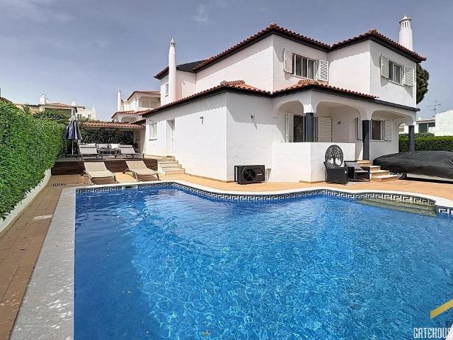 Vila independente com 4 quartos, piscina, em Vilamoura, Alga. 180m² Vilamoura