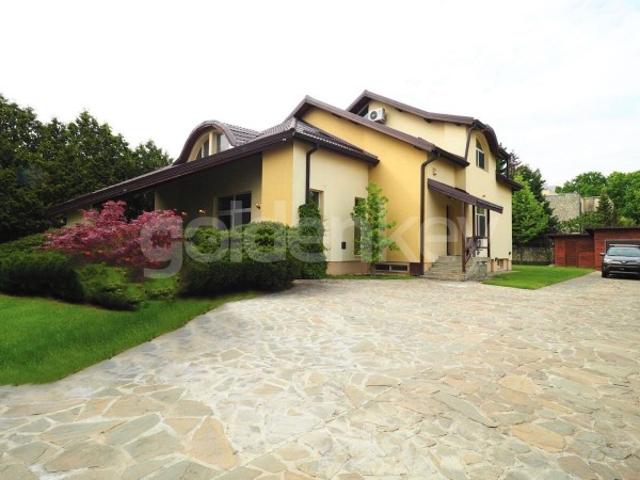 Vila individuala cu 7 camere | gradina matura | 1000mp teren | ID:1707496