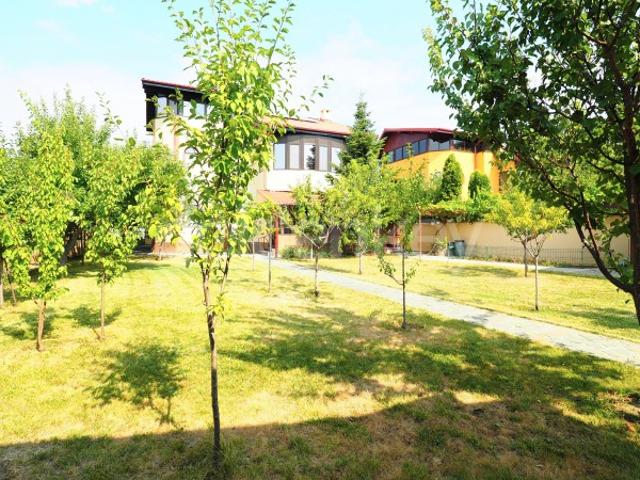 Vila individuala cu 8 camere | 1000mp teren | panouri foto voltaice | ID:2075355