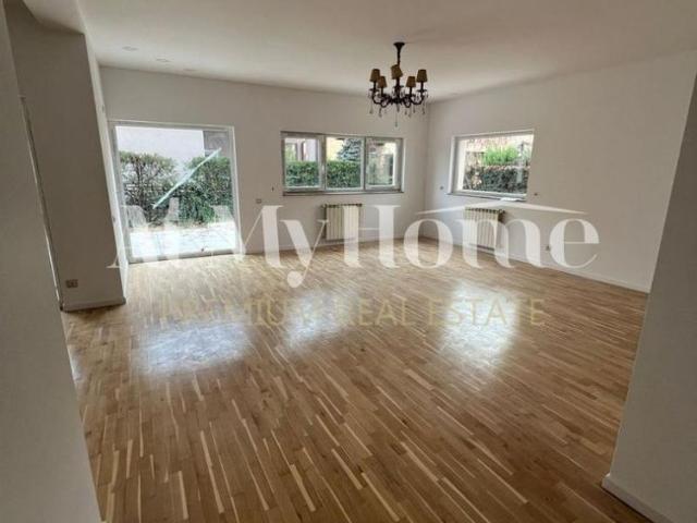 VILA INDIVIDUALA RENOVATA RECENT 600MP TEREN / 7 CAMERE PIPERA