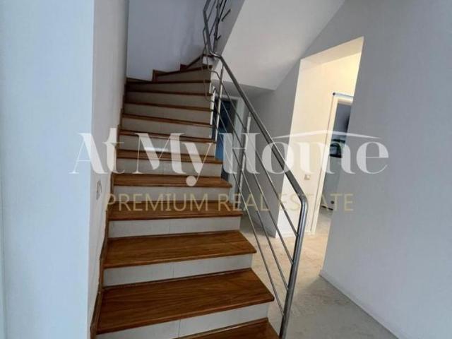 VILA INDIVIDUALA RENOVATA RECENT 600MP TEREN / 7 CAMERE PIPERA