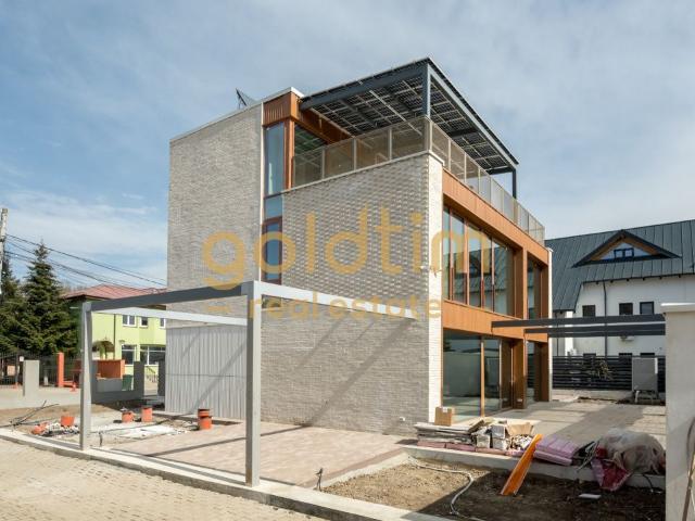 VILA INDIVIDUALA SUPERBA/PIPERA/ZONA IANCU NICOLAE/COMPLEX DE 5 case/