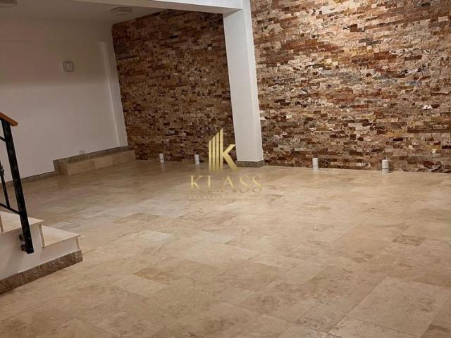 Vila individuala 4 camere, teren 1000 mp, 4 cam, 5 bai, curte, parcari