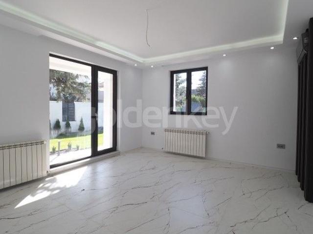 Vila insorita cu 10 camere | 1031mp teren | langa padure | ID:2190882